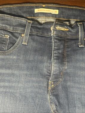 Levi’s 311 Shaping Skinny Size 30 Fits Like 8-10)